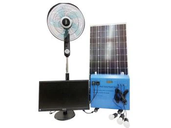 Общо семейство, използващо 300W слънчева банка за електроенергия